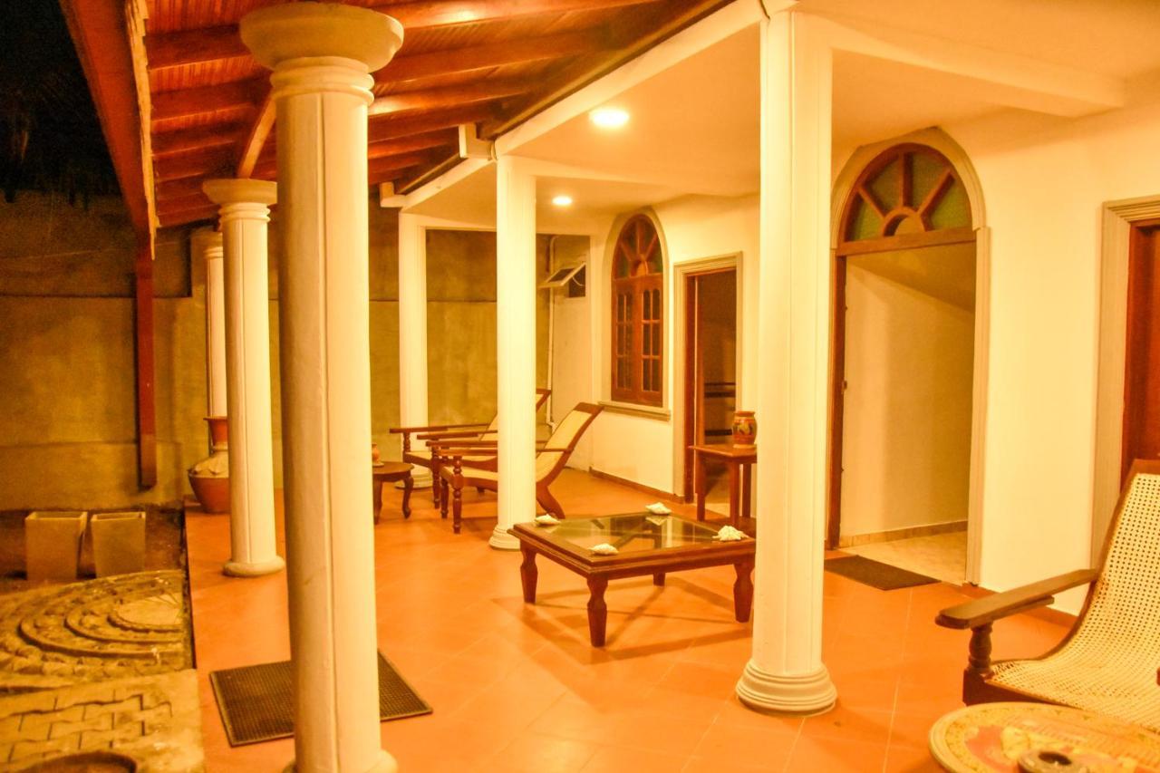 Отель Oriental Rest Хиккадува Экстерьер фото